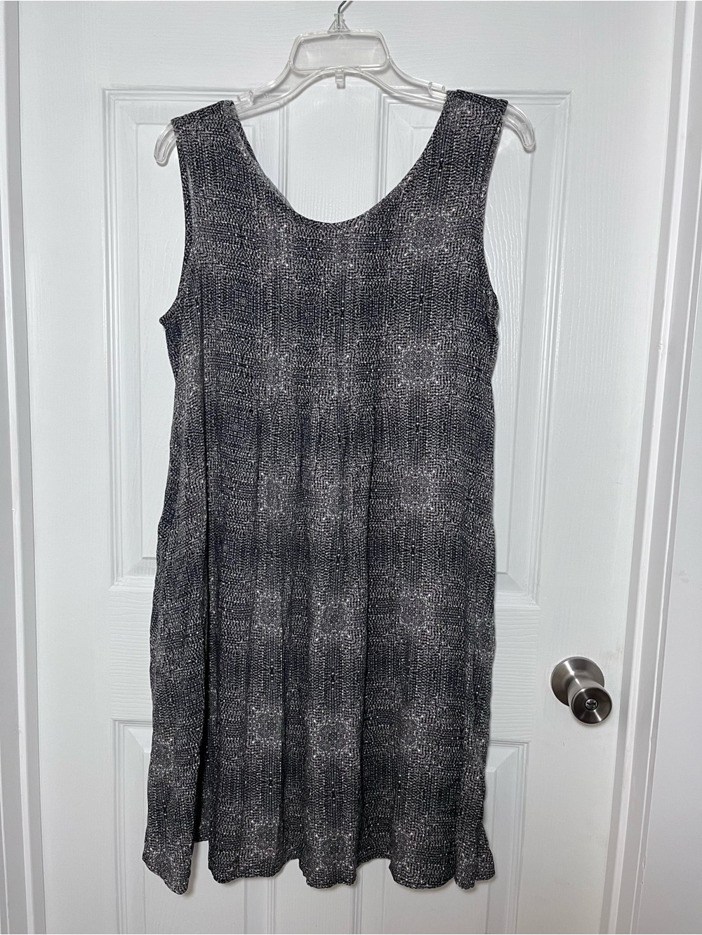 Kohl's Sleeveless Black, Taupe & Gray Sleeveless Dress